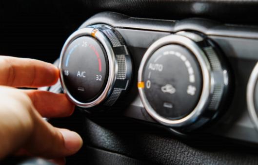 A autó klímaberendezés fúvókamotorjának problémáit hogyan diagnosztizáljuk és javítsuk?
