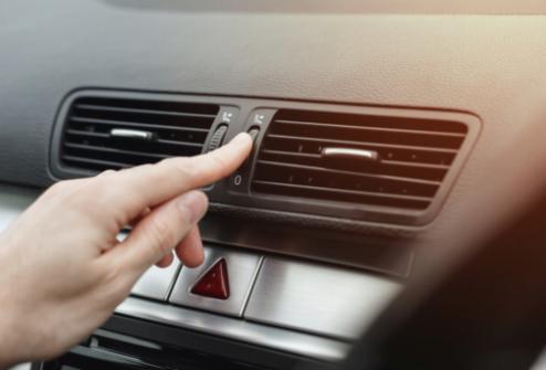 Az autó légkondicionáló kondenzátor problémáinak figyelmen kívül hagyásának költségei