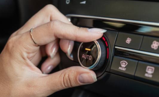 Hogyan cserélje ki és javítsa meg megfelelően az autójában a légkondicionáló tömlőket és vezetékeket
