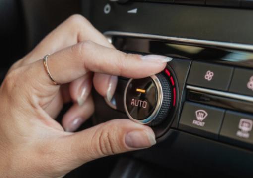 Ne hagyd figyelmen kívül ezeket az 5 szokatlan hangot, amik a kocsid légkondicionáló egységéből szólnak